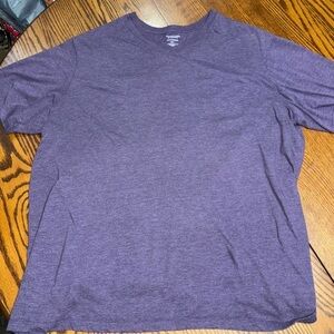 ROUNDTREE & YORKE SOFT WASHED SIZE 2XT PURPLE V/NECK T-SHIRT IN EUC